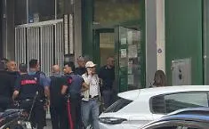 Piazza Armerina, tentata rapina in pieno giorno alla banca Intesa San Paolo: sul posto i carabinieri