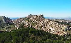 Troina accoglie la Lampada della Pace di Assisi: quattro giorni di dialogo e solidariet&agrave;