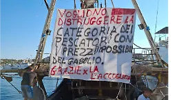 Il pressing della politica sui pescatori siciliani che vogliono bloccare lo Stretto: &laquo;Tentano di dividerci&raquo;