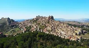 Troina accoglie la Lampada della Pace di Assisi: quattro giorni di dialogo e solidariet&agrave;