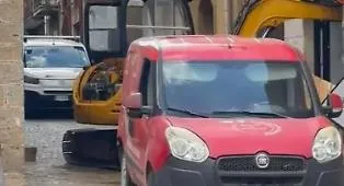 Colpo fallito al bancomat di piazza Cordova: arrivano i carabinieri e i ladri fuggono