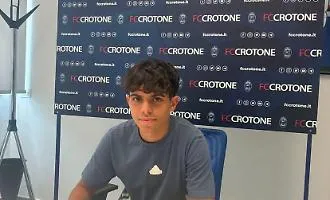Dalla Sicilia alla Serie C, il sogno di Salvatore Spallina: il talento di Piazza Armerina firma con il Crotone