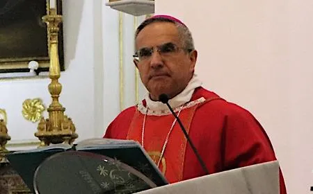 La Procura chiede due anni di carcere per il vescovo di Piazza Armerina Rosario Gisana