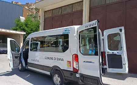 Svolta green per le scuole di Enna: arriva lo scuolabus elettrico e parte il servizio per il tempo prolungato