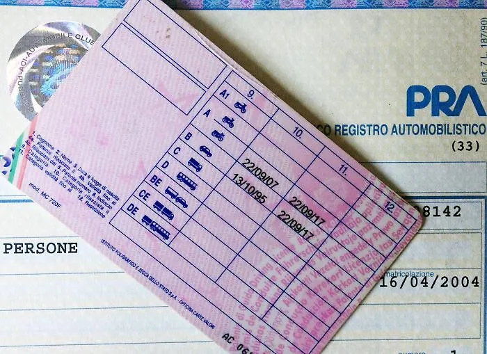 Catania, non gli rinnovano la patente perch&eacute; omosessuale