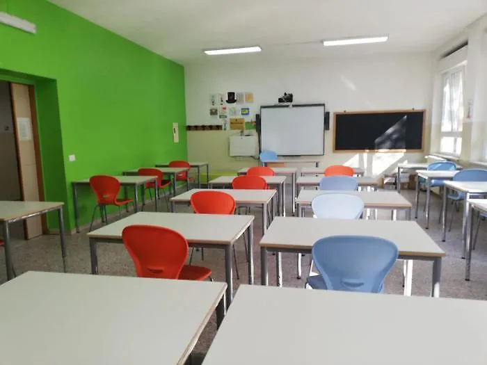 Aule scuola Tortol&igrave;, banchi monoposto
