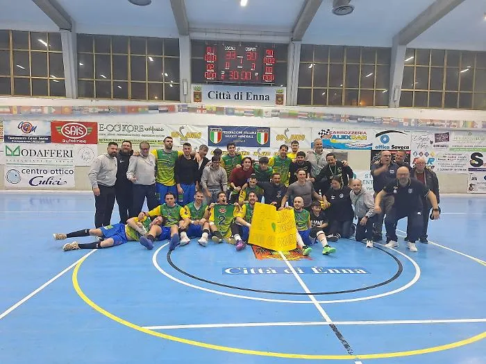 Notte magica per Orlando Pallamano Haenna: rimonta eroica sul Romagna e vetta condivisa con il Camerano