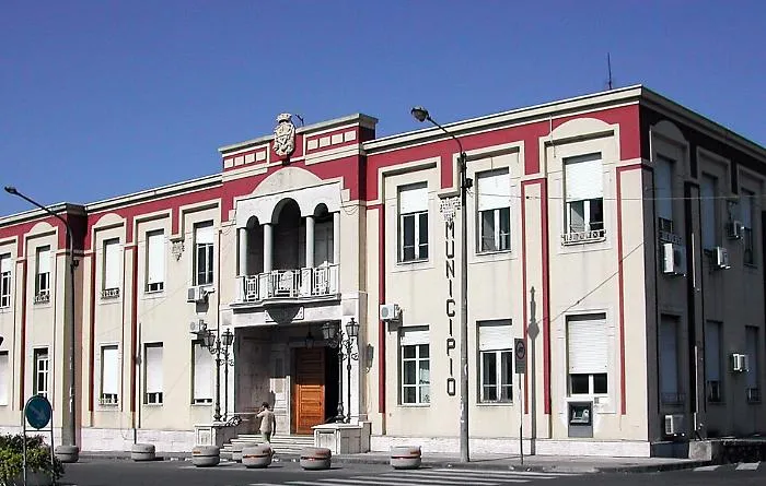 Barcellona Pozzo di Gotto, due consiglieri comunali passano con Futuro Nazionale