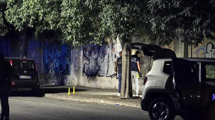 Agguato nel centro di Latina: ucciso a 27 anni davanti alla chiesa dell&rsquo;Immacolata