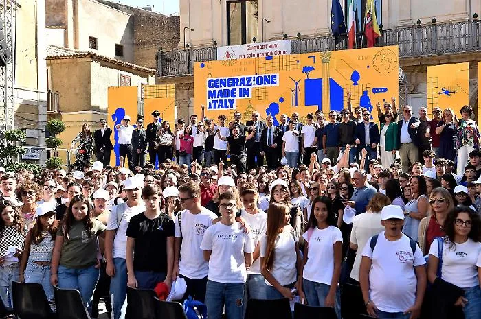  Gela e  Niscemi unite  in un progetto  innovativo  per valorizzare   il liceo del Made  in Italy