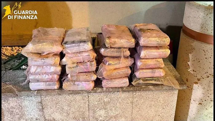 Maxi sequestro di droga alle porte di Palermo: arrestato un corriere con oltre 23 chili di cocaina