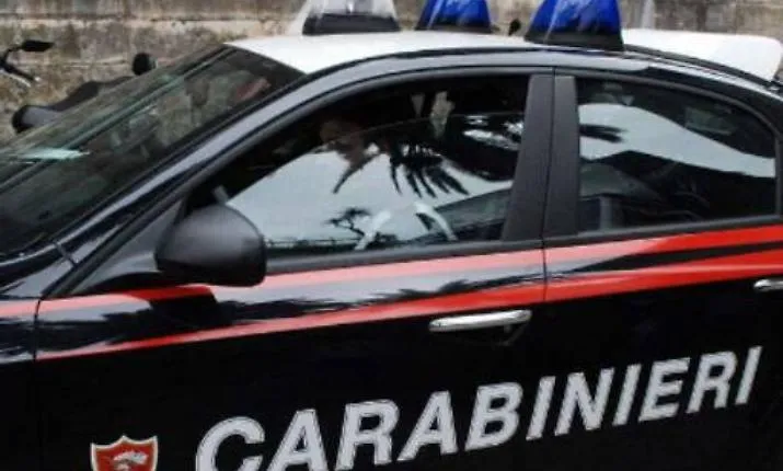 Tentata spaccata all&rsquo;alba a Barrafranca: camion ariete fallisce, sistema di macchiatura salva la cassaforte di Acqua e Sapone